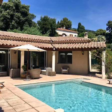 4* Avec Piscine Dans Le Bas Du Village De Les Mimosas 빌라