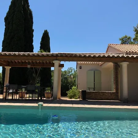 4* Avec Piscine Dans Le Bas Du Village De Les Mimosas Villa
