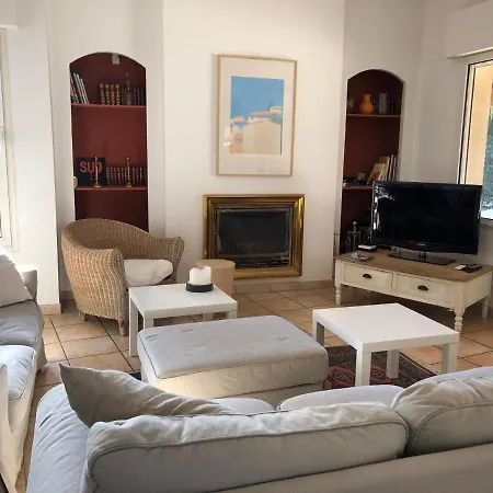 4* Avec Piscine Dans Le Bas Du Village De Les Mimosas *