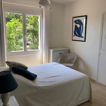 4* Avec Piscine Dans Le Bas Du Village De Les Mimosas * Bormes-les-Mimosas