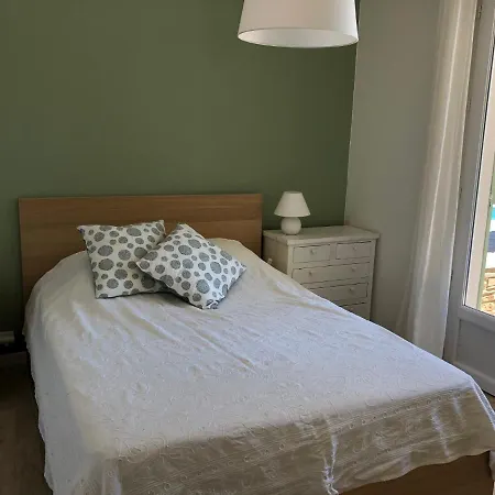 4* Avec Piscine Dans Le Bas Du Village De Les Mimosas *