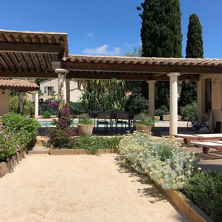 4* Avec Piscine Dans Le Bas Du Village De Les Mimosas * Bormes-les-Mimosas