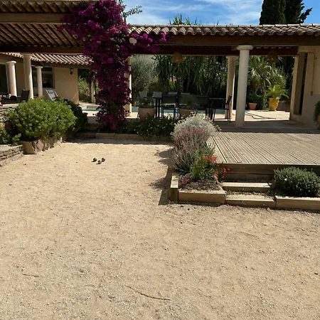 4* Avec Piscine Dans Le Bas Du Village De Les Mimosas Villa *