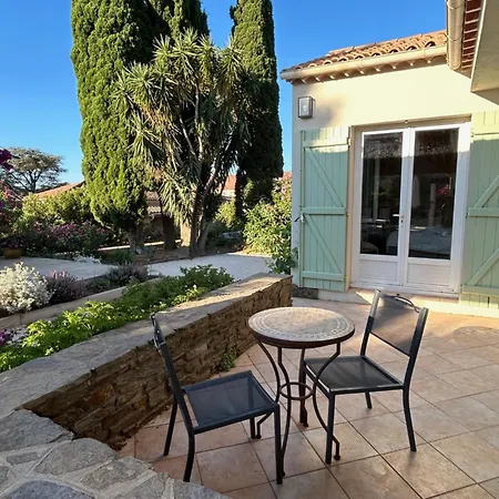 4* Avec Piscine Dans Le Bas Du Village De Les Mimosas